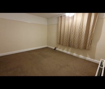 3 Bed Terraced House, Trafford Road, LE5 - Photo 4