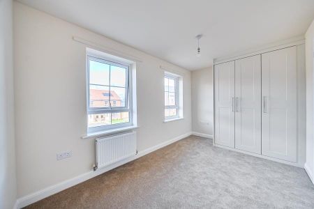 Ilex Drive,Fiddington Fields, Tewkesbury, Gloucestershire - Photo 3