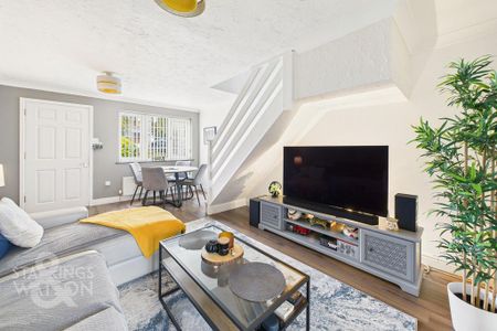 2 bedroom semi-detached house to rent - Photo 2