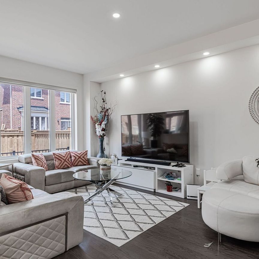 For Lease - 12 Dale Meadows Road, Brampton, Ontario - Photo 1