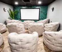 Deluxe Studios - Photo 4