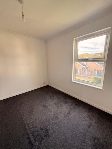 Flat 4, Rayleigh Road, Benfleet, Essex, SS7 - Photo 3