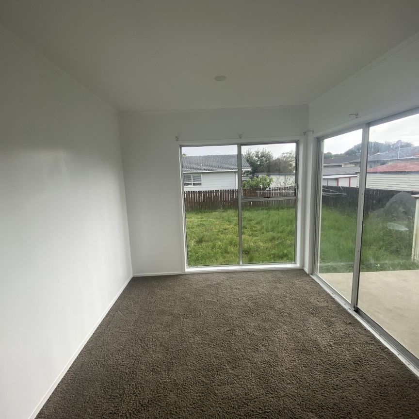 26, Orly Avenue, Mangere - Photo 1