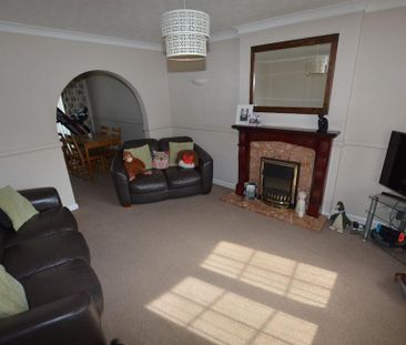 3 bedroom detached house to rent - Photo 2