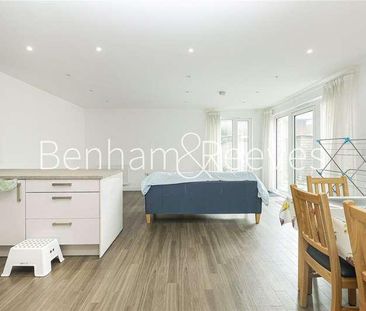 Farnsworth Drive, Edgware, HA8 - Photo 3
