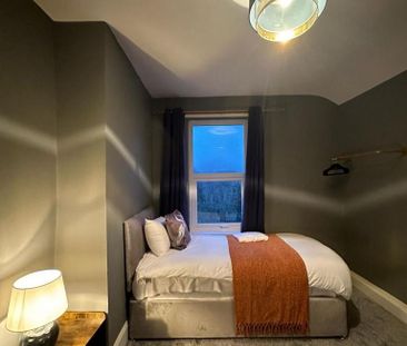 5 bedroom terraced house to rent - Photo 5