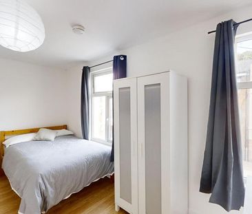 1 bedroom in a house share to rent - Photo 4