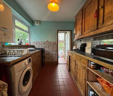 Priory Road, SO17 - Photo 1