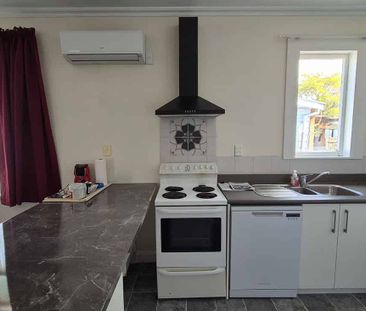 3 Bedroom home, close to town, off street parking - Photo 5