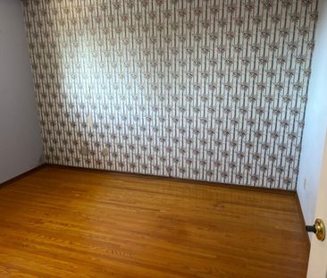 For Lease - 543 Glendene Crescent Unit# Main, Waterloo, Ontario - Photo 2