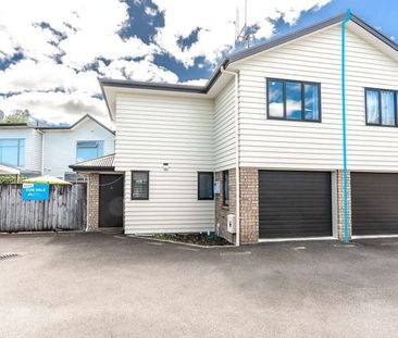 Discover modern comfort and convenience in this well-appointed two-... - Photo 1