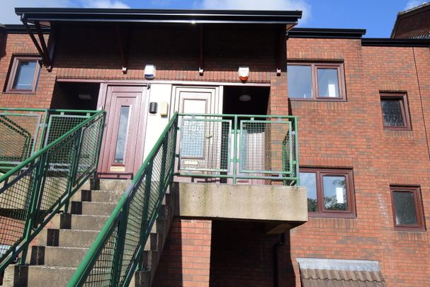 1d Stranmillis Court, BT95EU, Belfast - Photo 1