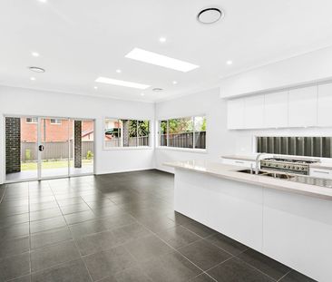 14B Culburra Road, Miranda NSW 2228 - House For Rent | Domain - Photo 3