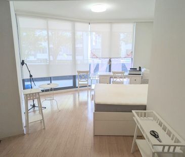 ULTRA MODERN TWO BEDROOM APARTMENT-Furnished - Photo 3