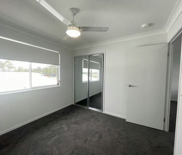 12 Bittenbinder Avenue, Logan Reserve QLD 4133 - House For Rent | D... - Photo 6