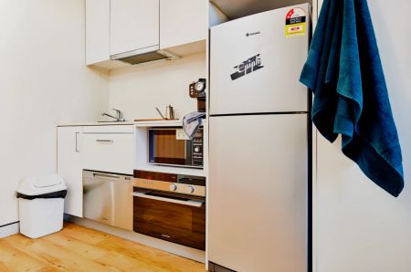 Ultra Studio Apartment-King Single Bed with Standard View - Photo 5