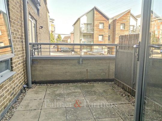 2 bedroom apartment to rent - Photo 1