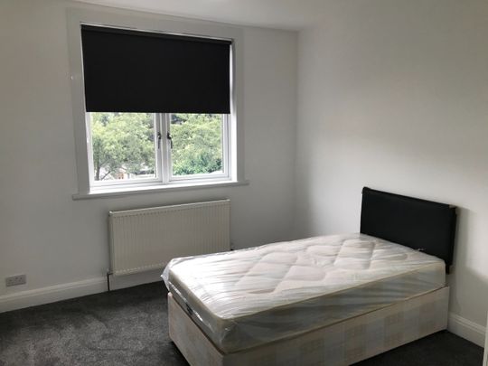 4 Bed Terraced House, Shrewsbury Road, E7 - Photo 1