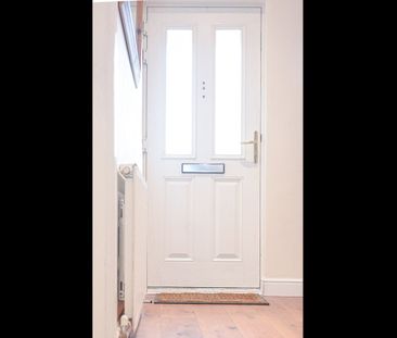 4 Bed Semi-Detached House, Richmond Hill, LU2 - Photo 6