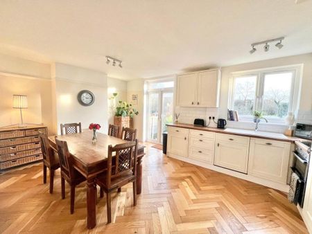 3 bedroom semi-detached house to rent - Photo 4