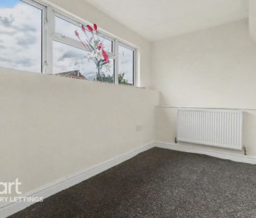 4 bedroom terraced house to rent - Photo 5
