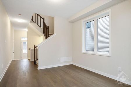 For Lease - 71 KINDRED Row, Stittsville - Munster - Richmond, Ontario - Photo 2