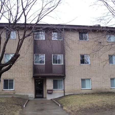 LONGUEUIL, 3 1/2 style condo a louer pres services transports - Photo 4