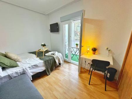 Calle de Begoña, Coslada, Community of Madrid 28821 - Photo 4