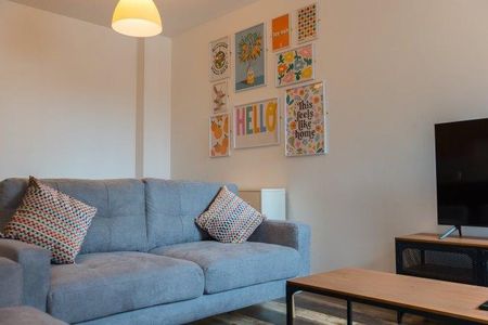 1 bedroom in a house share to rent - Photo 3