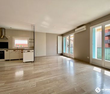 Location Maison 2 pièces 74m² LE COTEAU 42120 - Photo 2