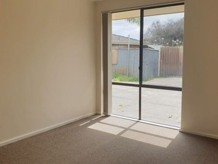Large Four Bedroom Home - Photo 5