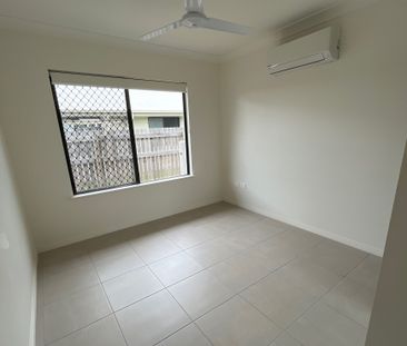 21 Orangeberry Circuit, Mount Low QLD 4818 - House For Rent | Domain - Photo 2