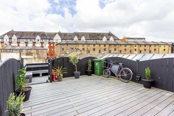 Studio to rent - Photo 1