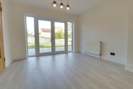 5 bedroom detached house to rent - Photo 2