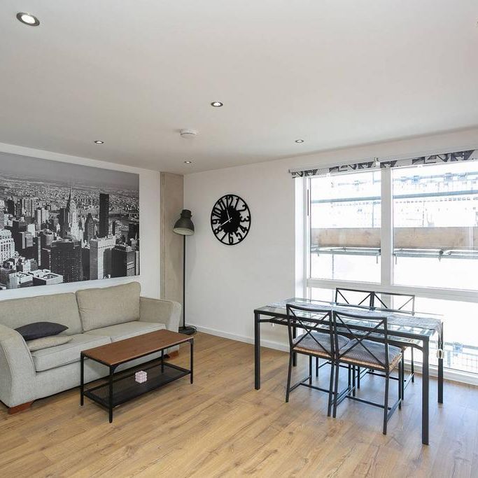 2 bedroom flat to rent - Photo 1