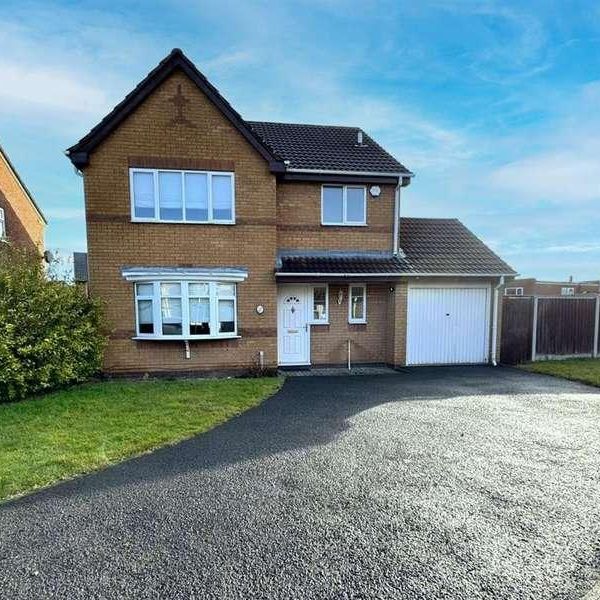 Isis Grove, Willenhall, WV13 - Photo 1