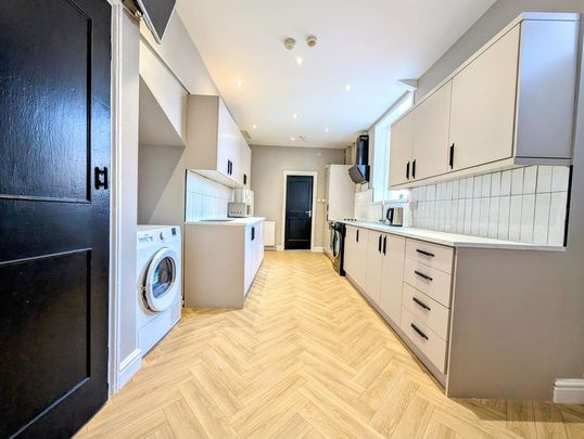 7 bedroom house of multiple occupation to rent - Photo 1