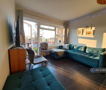 2 bedroom flat to rent - Photo 2