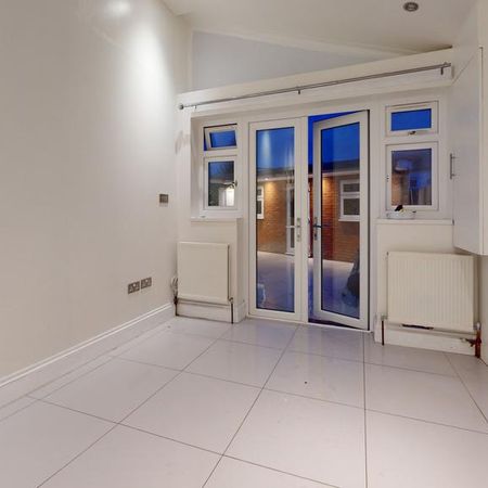 Studio to rent - Photo 4