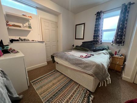 3 bedroom apartment to rent - Photo 3