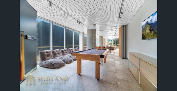 Luxury Living with Ultra Convenience - Photo 1