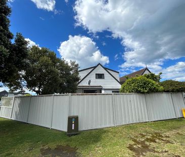 Stroll To The Beach - Papamoa - Photo 2