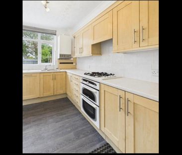 2 Bed Terraced House, Oakley Road, LU4 - Photo 6