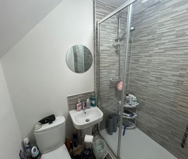 2 Bedroom Flat / Apartment - Redbury Drive, Park Gate - Photo 5