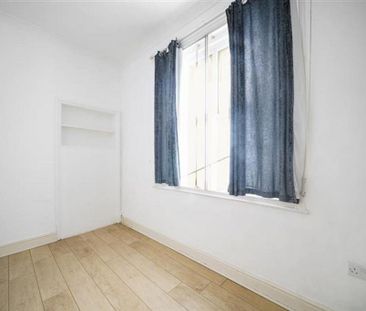 3 bedroom flat to rent - Photo 5