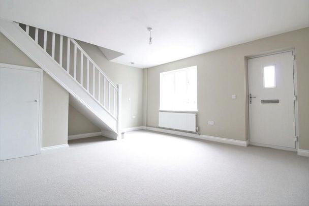 2 bedroom townhouse to rent - Photo 1