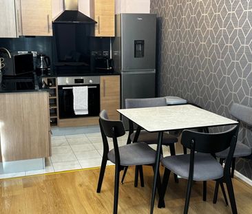 1 Bed Flat, Stillwater Drive, M11 - Photo 6