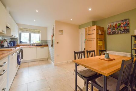 3 bedroom terraced house to rent - Photo 2