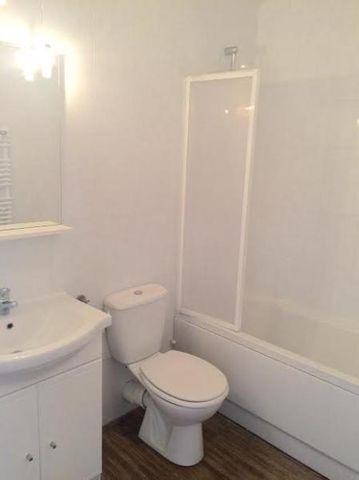 Location Appartement 3 pièces 67m² BORDEAUX 33000 - Photo 3