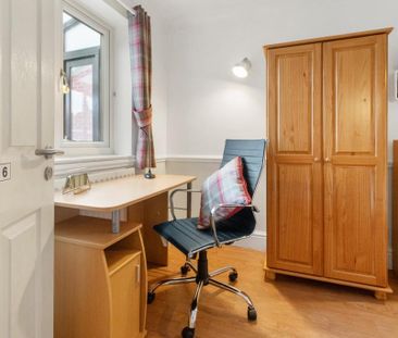 6 bedroom detached house to rent - Photo 4